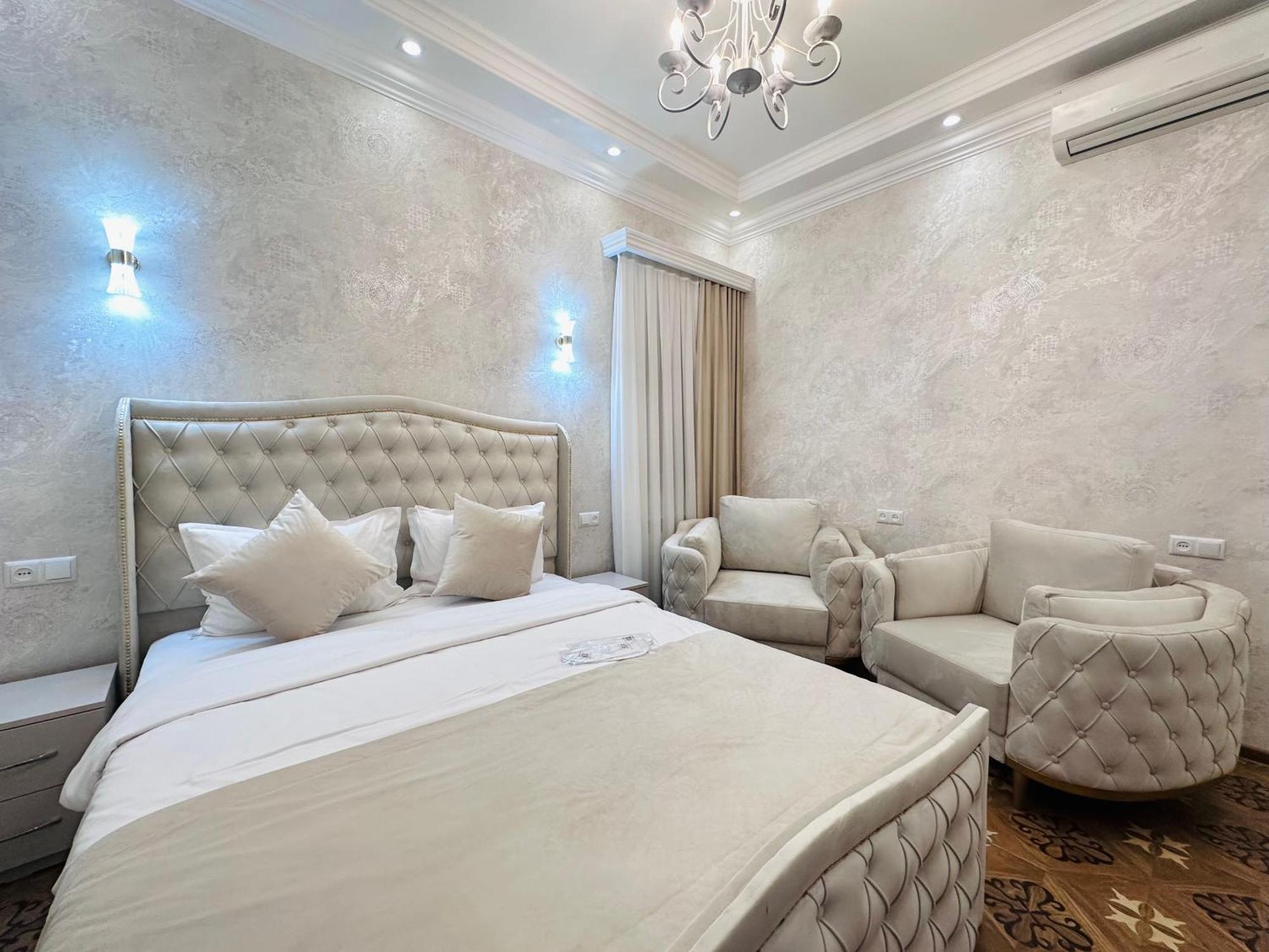 Royal Renaissance Hotel Erywań Zewnętrze zdjęcie
